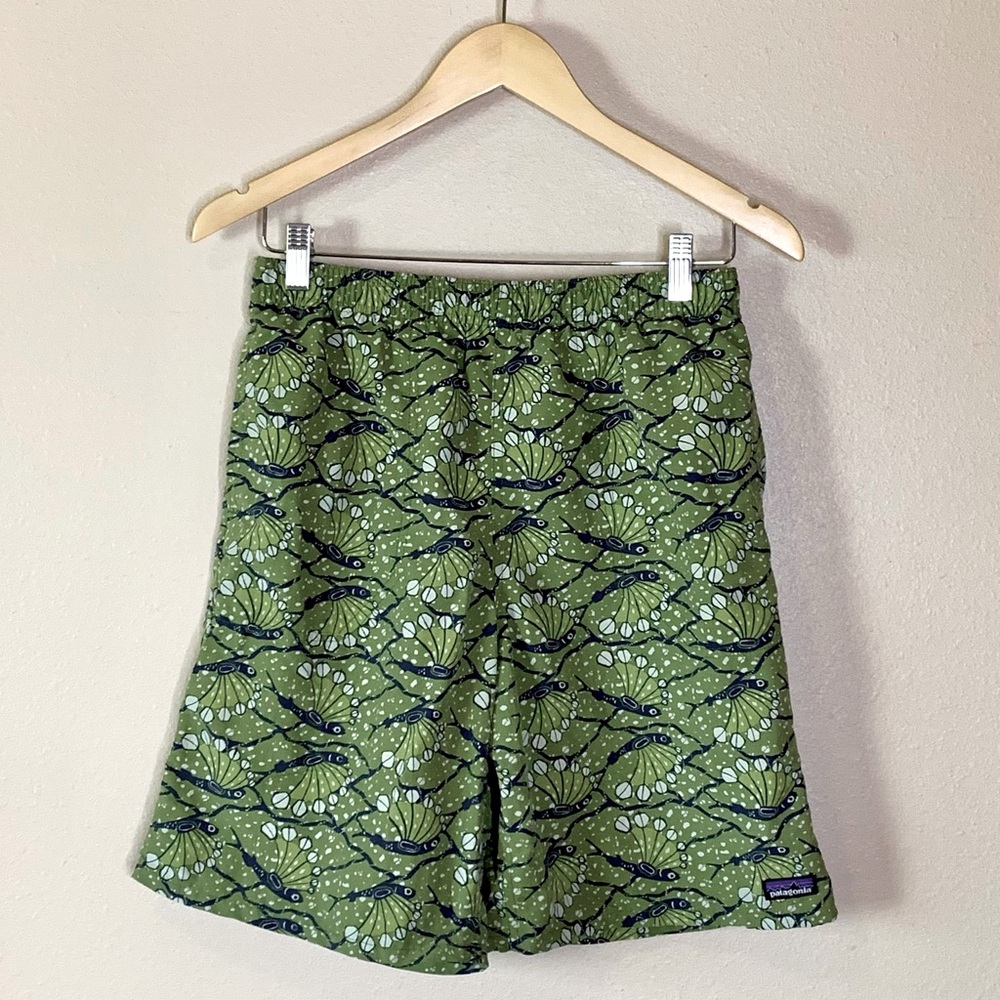 Patagonia Boys Baggies Swim Shorts Size XXL Olive Green and Navy Blue